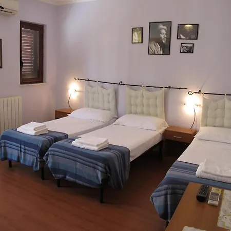 Night And Day Nyaraló